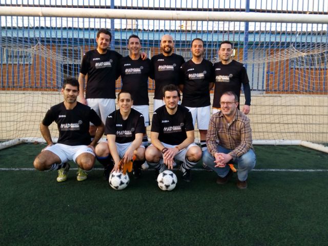 Arriba de izda. a dcha.: Gonzalo, José Andrés, Jorge, René y Carlos. Abajo de izda. a dcha.: Diego, Cristian, Rober y Bonano.