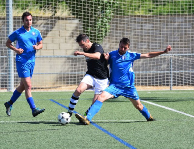 José Andrés intenta un regate