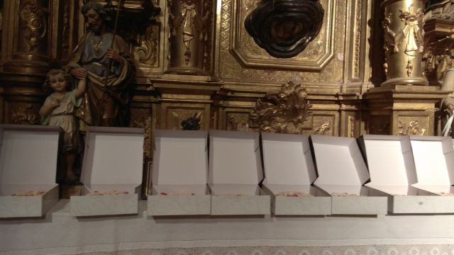 Roscones a punto de ser bendecidos