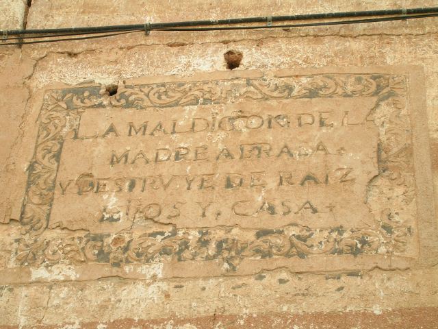 Pintada religiosa antes de ser restaurada