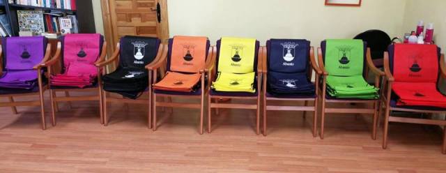 Mochilas de colores variados