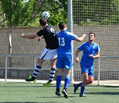 José Andrés remata de cabeza (www.fotoroyo.com)
